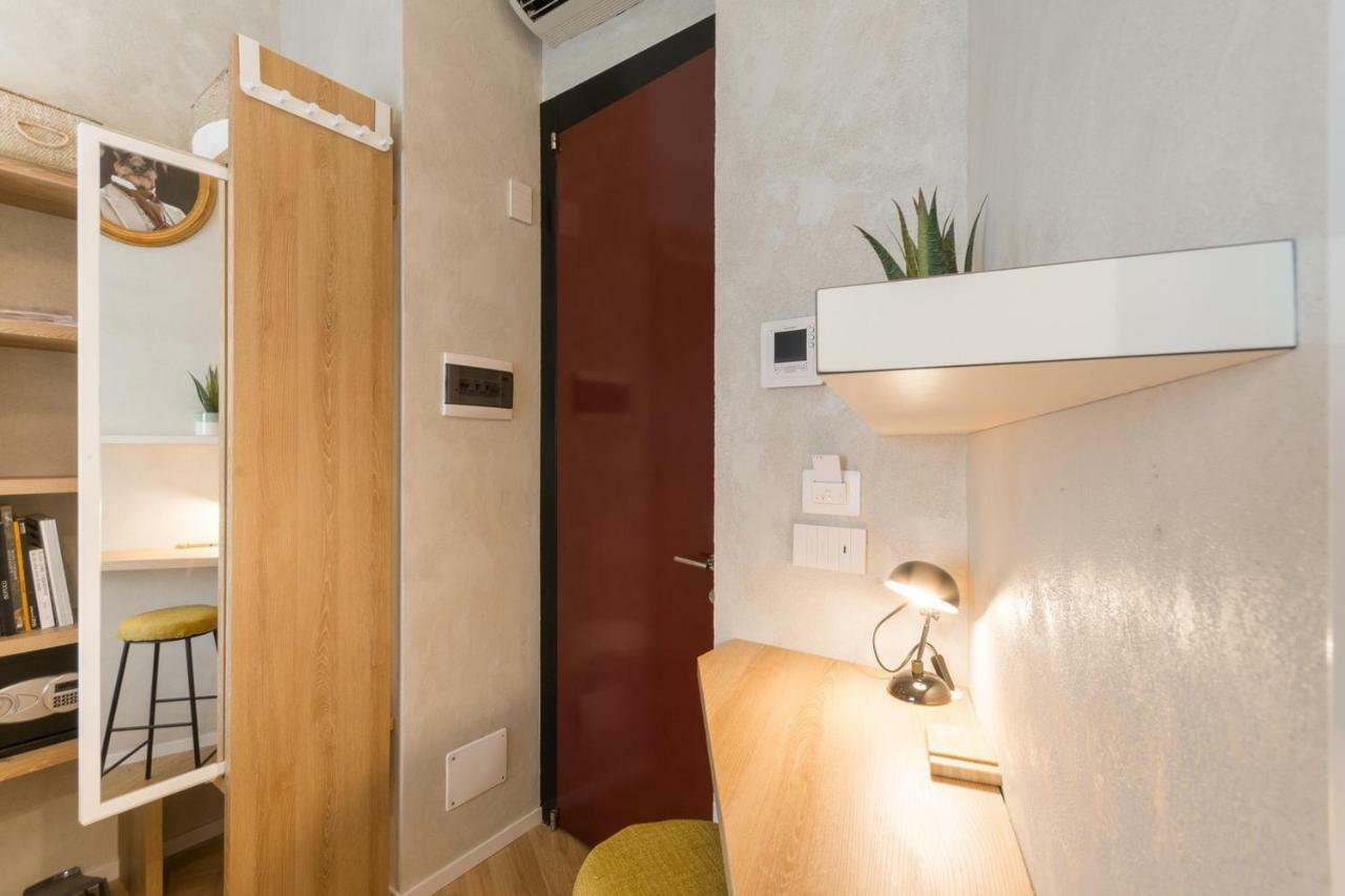 Duomo Deluxe Room มิลาน ภายนอก รูปภาพ