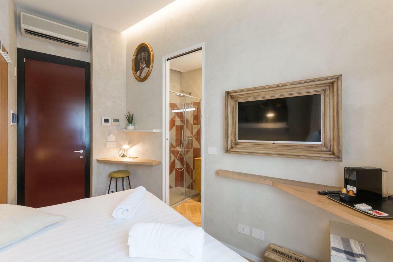 Duomo Deluxe Room มิลาน ภายนอก รูปภาพ